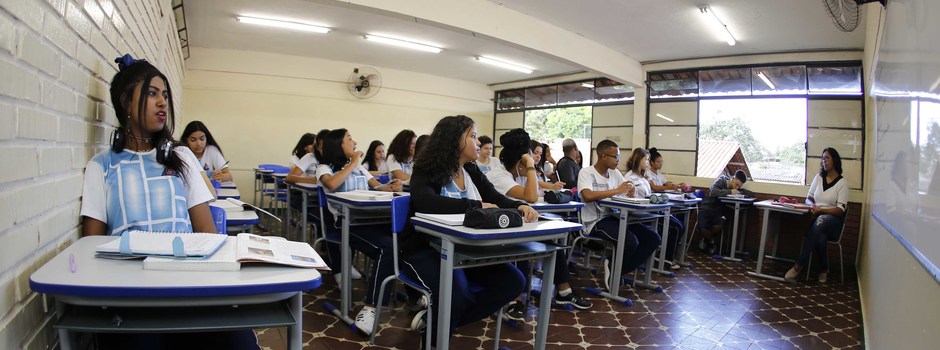 Governo de Minas nomeia novos professores e servidores