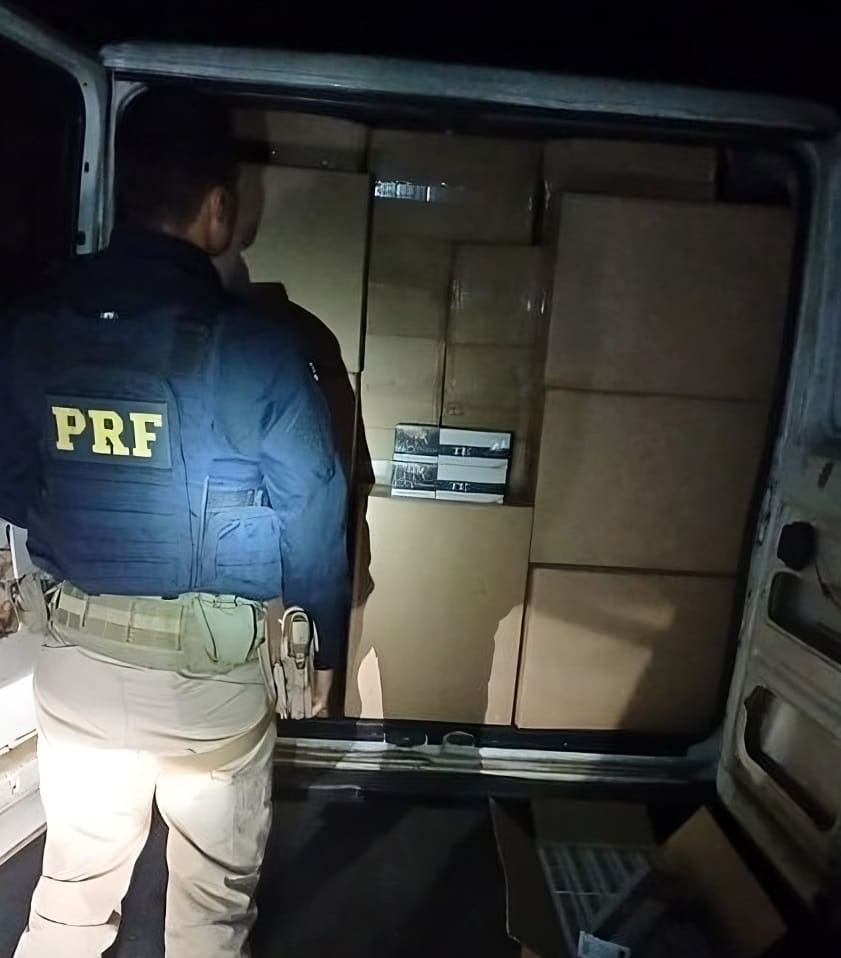A apreensão ocorreu no km 703 da rodovia Fernão Dias, no município de Lavras