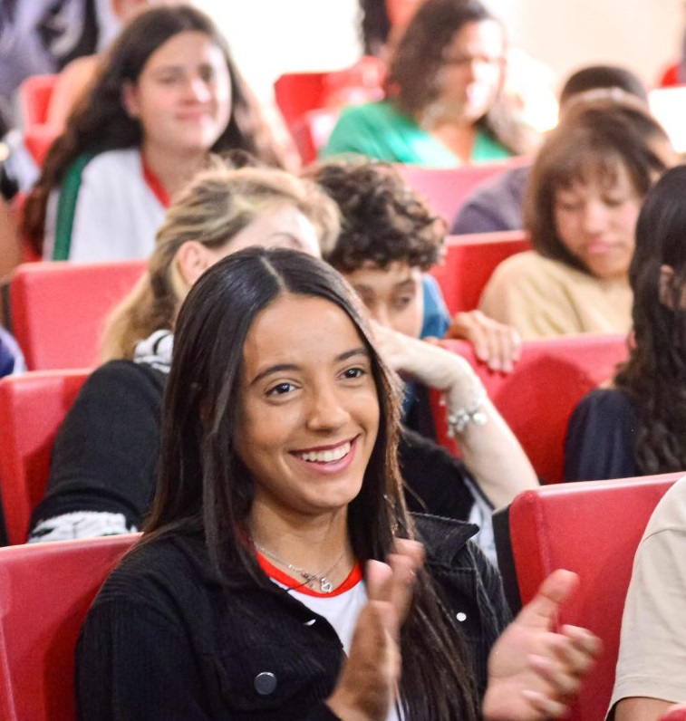 Cerca de 55 alunos do 8º e 9º anos do ensino fundamental concluíram um ciclo de aprendizado focado em habilidades tecnológicas e empreendedoras.