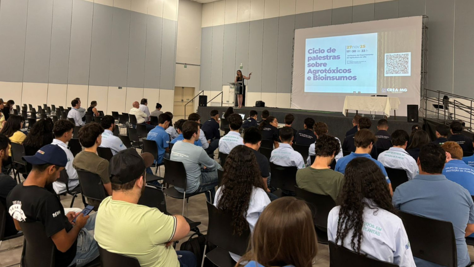 Debate em Lavras aborda regulação de agrotóxicos e bioinsumos