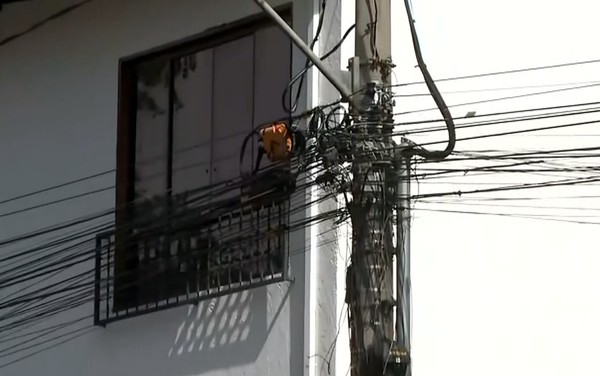 Câmara de Lavras aprova lei para ordenar fios em postes