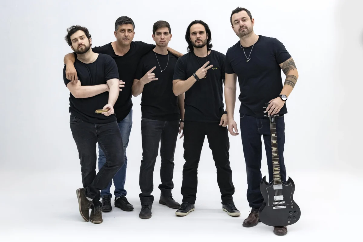 Banda Cecília Bravo faz show gratuito em Lavras neste sábado